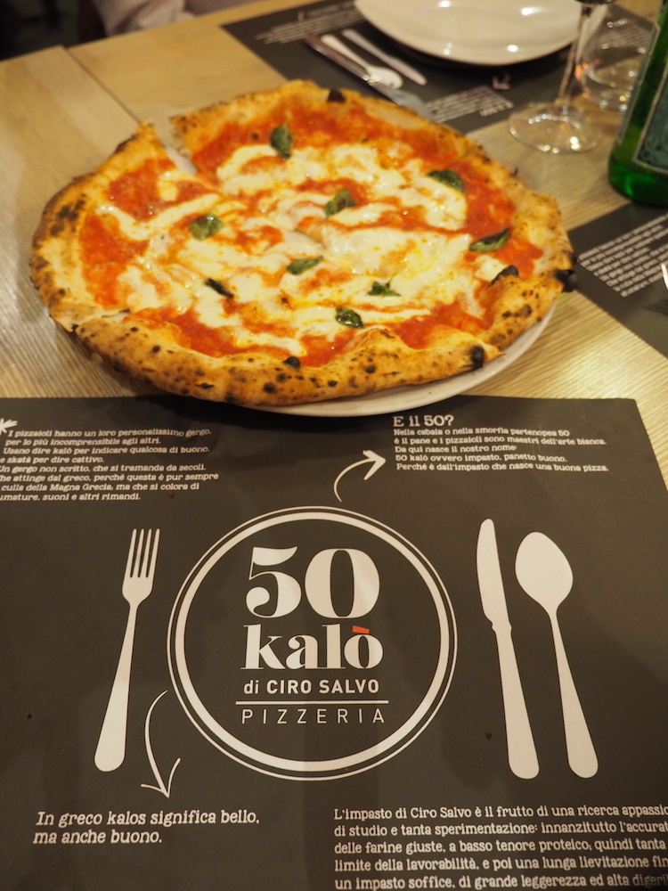 50 kalo pizza in napels