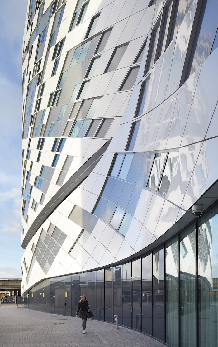 Architectuur Schiphol Hilton Hotel buitenkant