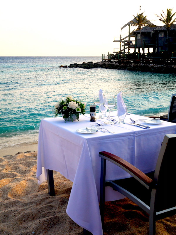 Avila hotel in Curacao strand diner