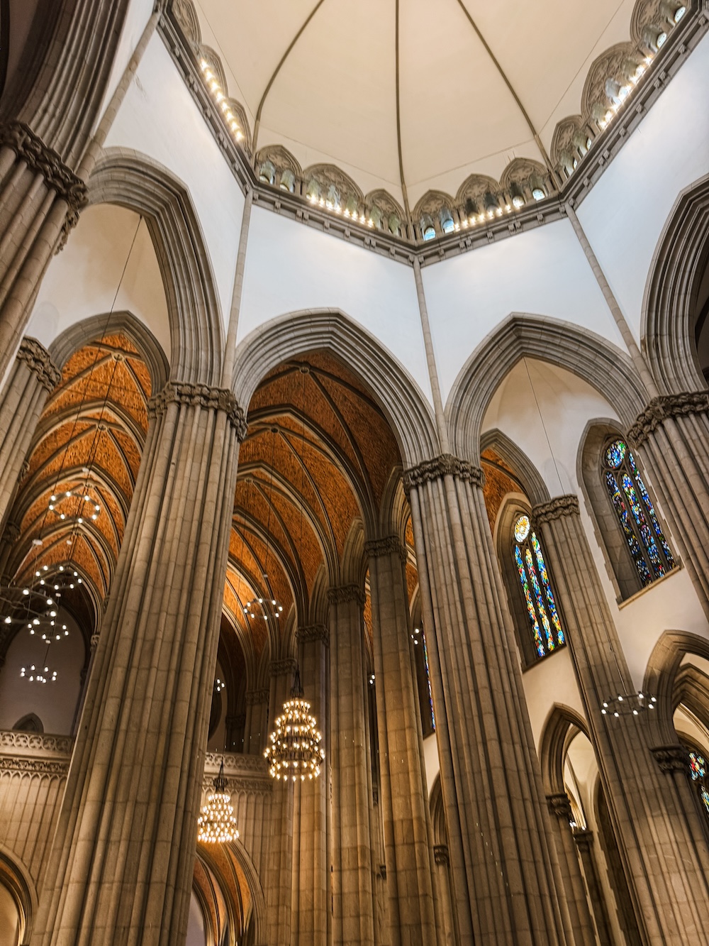 Binnenin Catedral da Sé