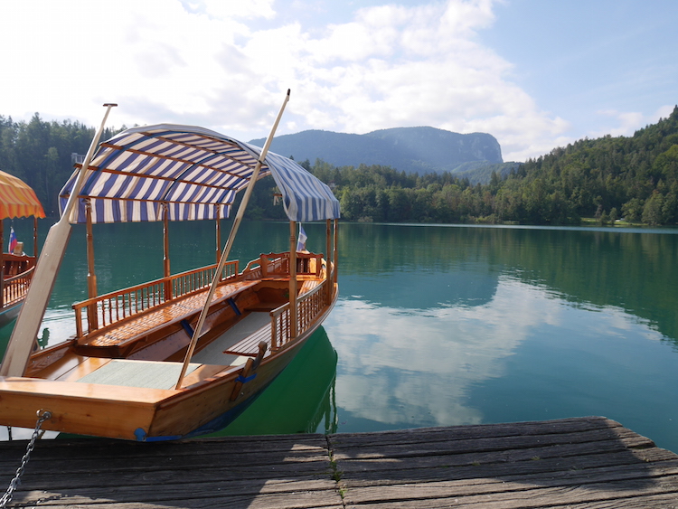 bootjes-meer-van-bled-in-slovenie