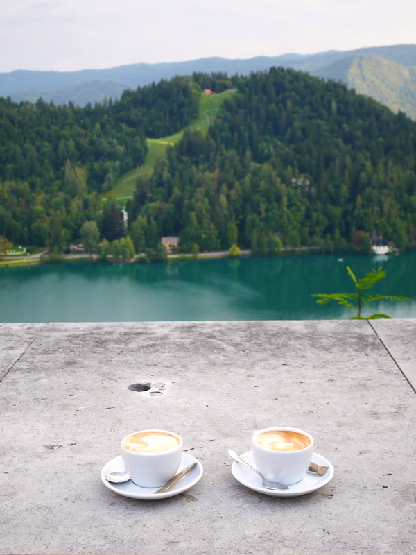 Cappuccino lake bled kasteel