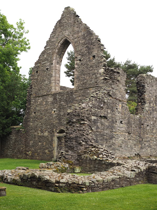 Cross Kirk Peebles