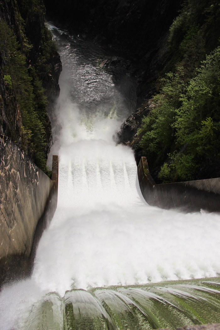 dam-capilano-lake