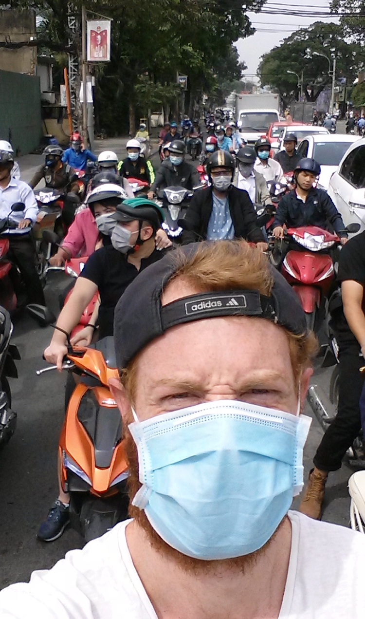 Fietsen in vietnam scooters
