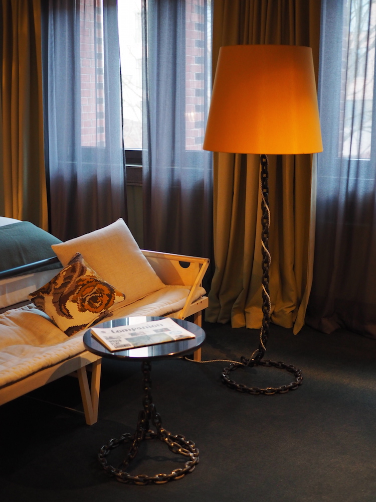 kamer 25 hours