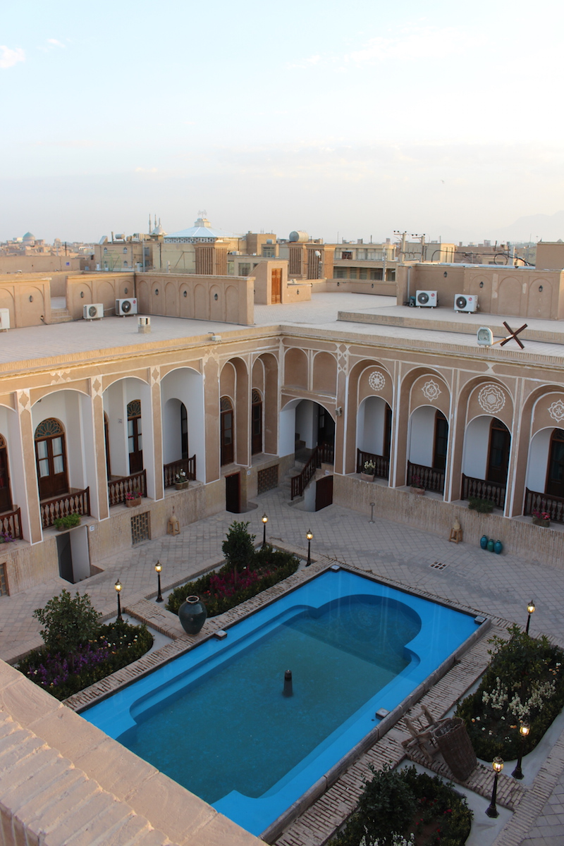 hotels-zwembad-yazd-iran