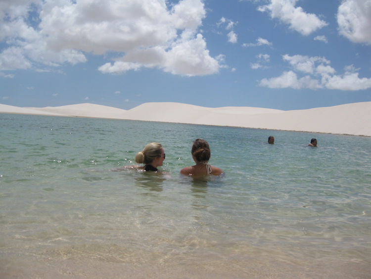 Lencois maranhenses zwemmen brazilie