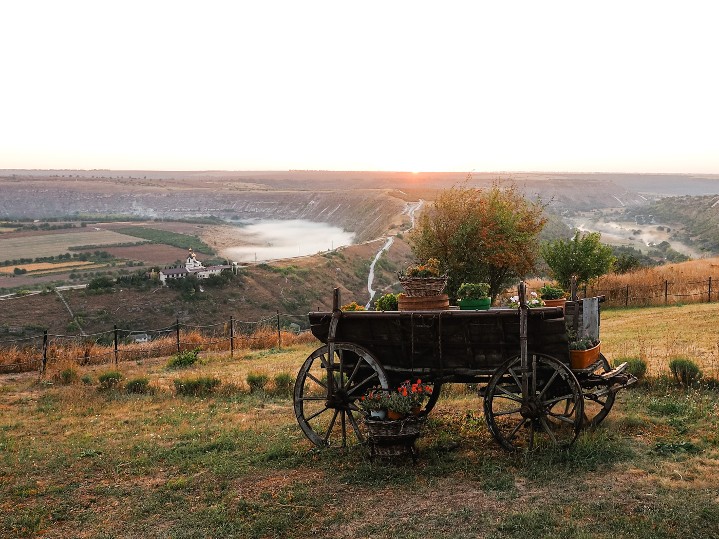 Moldavie-vakantie-Uitzicht-vanaf-Camoing-Bacota