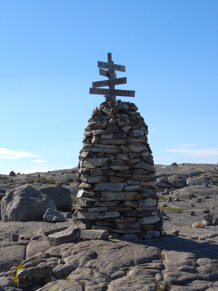 Wegwijzer Kjeragbolten Boulder noorwegen