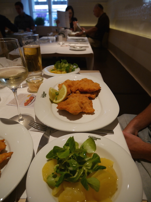 Wenen plachutta wiener schnitzel eten