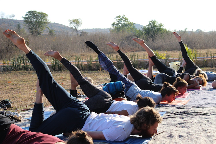 Yoga teacher training india les buiten