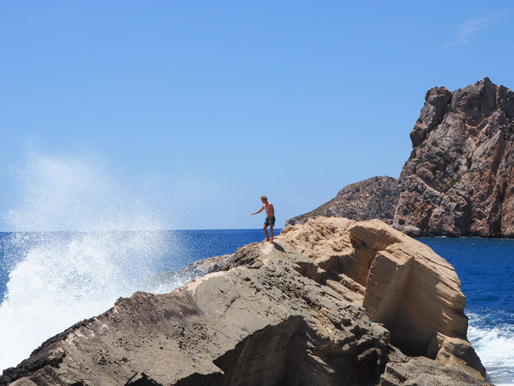 atlantis Ibiza geheim strand rotsen