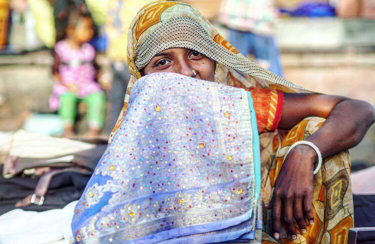 backpacken in india locals