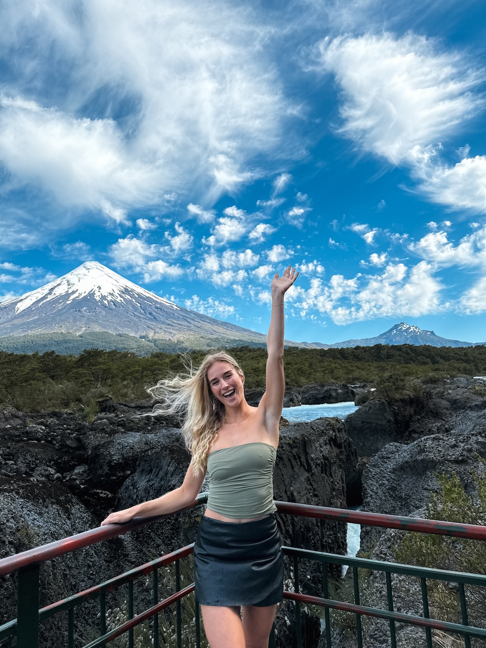 bij Petrohué-watervallen met uitizcht op osorno