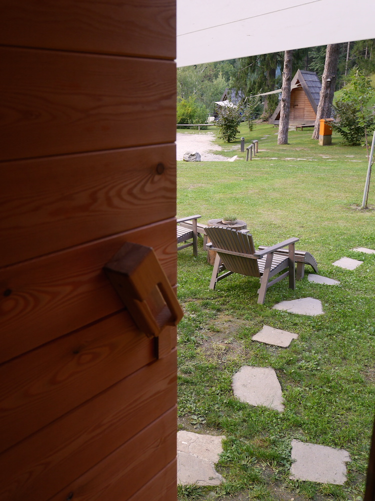 glamping vanaf binnen slovenie lake bled