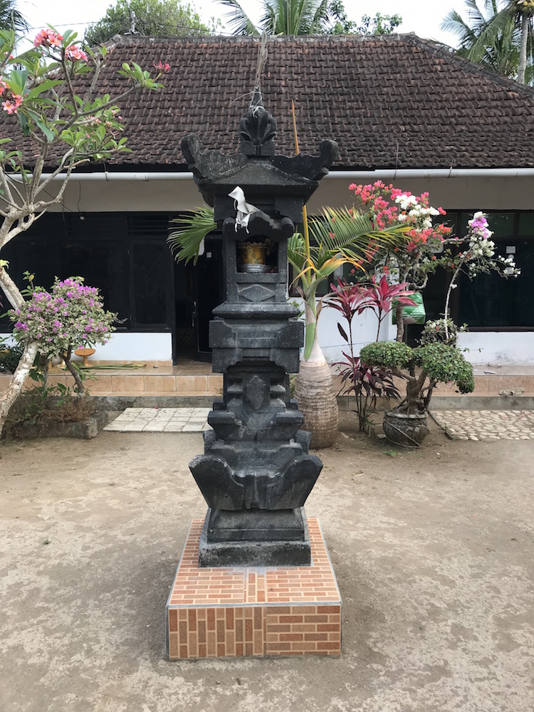 tempel putu's huis